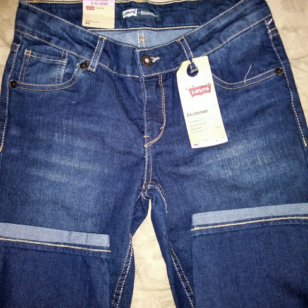 Levis girls shorts